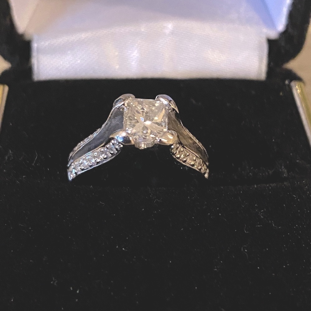 Beautiful Princess Cut Diamond Ring!💍💍- FIRM